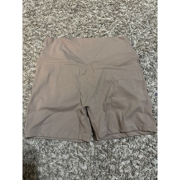PCHEE BUM Scrunch Pocket Shorts M - Picture 1 of 2